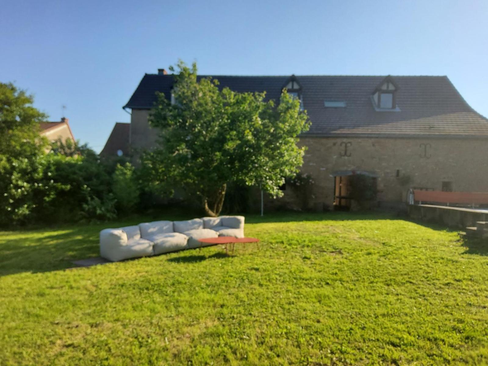 La Parenthese A Etrigny Bed & Breakfast Dış mekan fotoğraf
