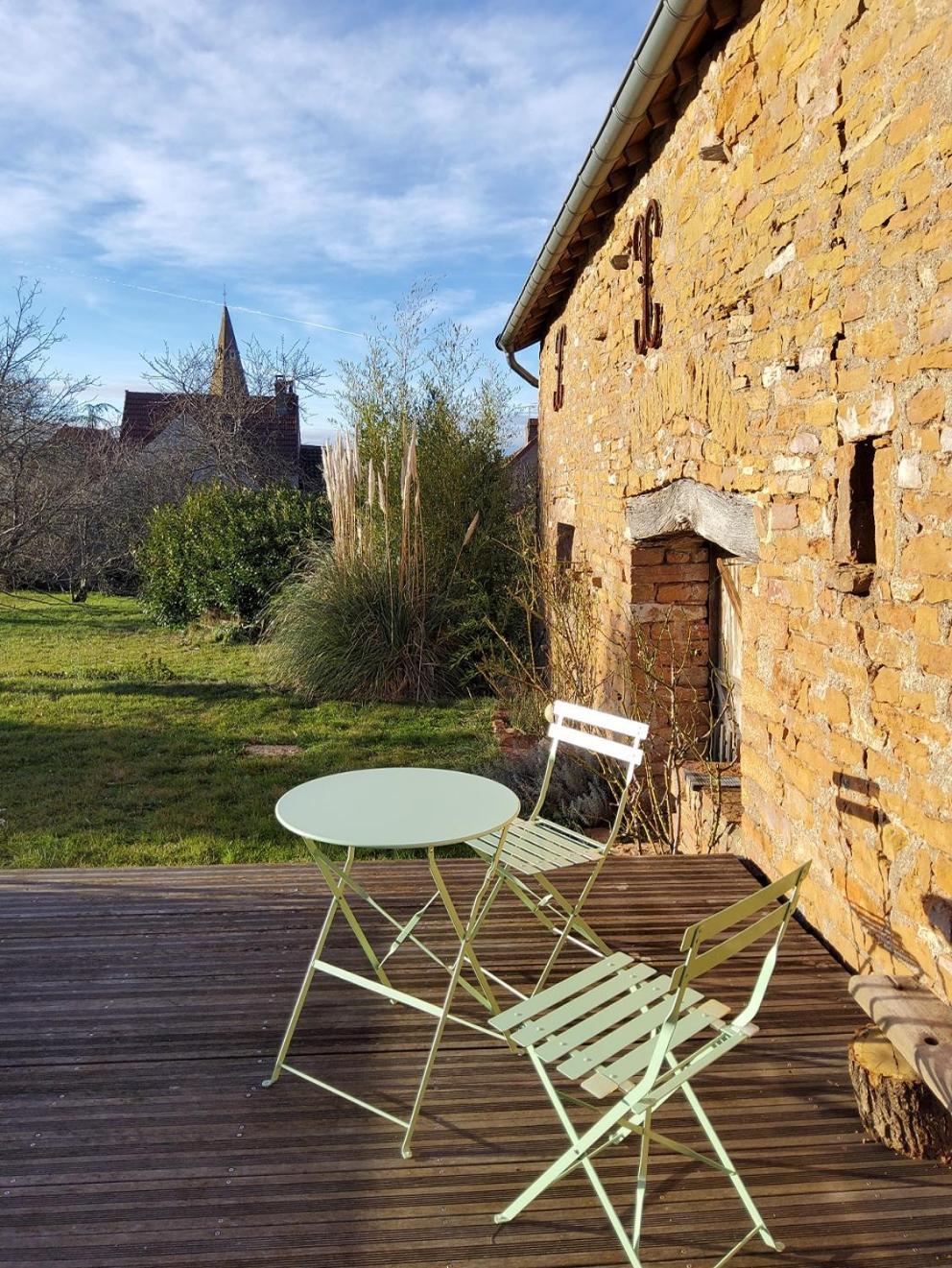 La Parenthese A Etrigny Bed & Breakfast Dış mekan fotoğraf